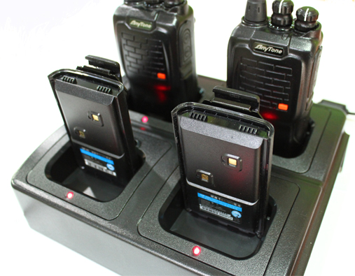 AnyTone 無線電對講機 四曹充電器